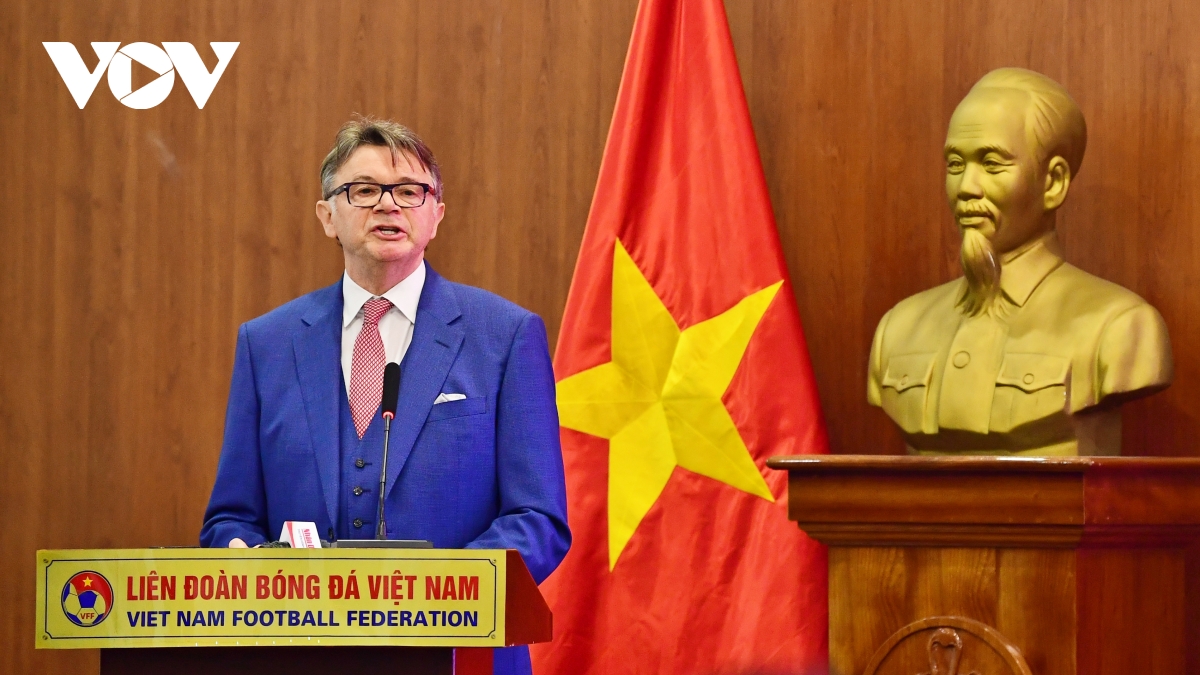 HLV Philippe Troussier và bài phát biểu đầy hứa hẹn với bóng đá Việt Nam